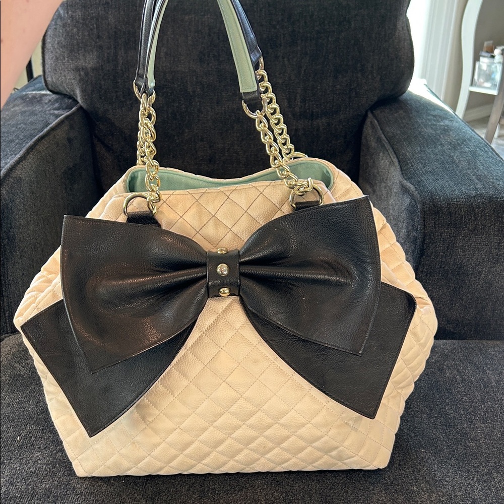Betsey Johnson -Large